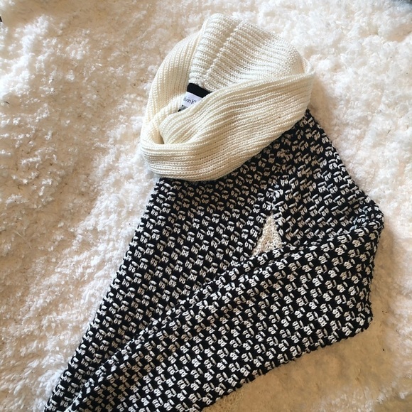 CALVIN Klein NWOT Black & White Knit Turtleneck Sweater XS - Picture 8 of 8